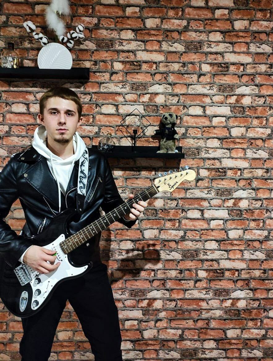 Уроки гитары для взрослых и  детей в Краснодаре